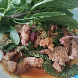 ยำขนมจีนปลาทูทอด สุขสวัสดิ์1