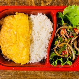 ข้าวยำปลากระป๋อง+ไข่เจียว