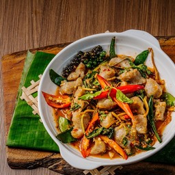 ลูกชิ้นปลากราย ผัดฉ่า