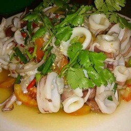 ยำปลาหมึก