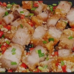 หมูกรอบคั่วพริกเกลือ