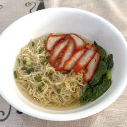 บะหมี่น้ำ หมูแดง ธรรมดา