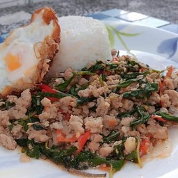 กระเพราหมูสับ