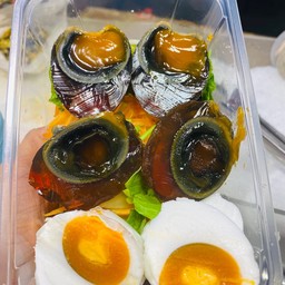 ยำไข่เยี่ยวม้า