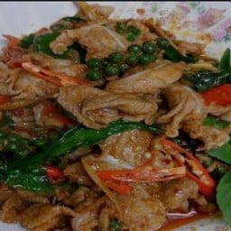 ผัดฉ่าหมูชิ้น