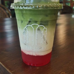 สตอเบอรี่นมสดชาเขียว