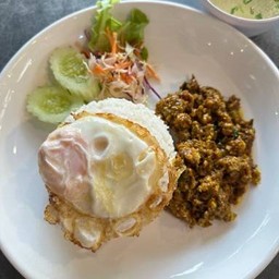 คั่วกลิ้งไก่ราดข้าว