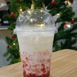 นมสดสตรอเบอรี่