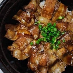 ข้าวหน้าหมูเทอริยากิ