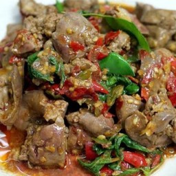 ผัดกระเพราเครื่องในไก่(กับข้าว)