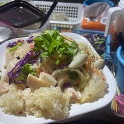 ลูกชิ้นทอด(หน้าเซเว่นฆ้องคำ)