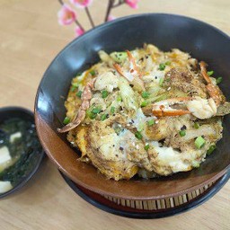 ข้าวหน้าปูราดไข่