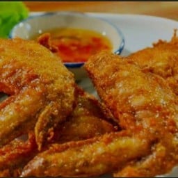 ปีกไก่ทอดน้ำปลา