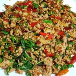 ผัดกระเพราหมูสับ (กับข้าว)