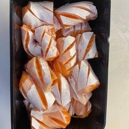 แซลมอนโทโร่ซาชิมิ