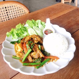 [อร่อยซ่ากับโค้ก] ข้าวพริกแกงใต้กระดูกหมูใบพาย +  โค้ก ออริจินัล (กระป๋อง) 