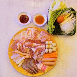 ชุดรวม L หมูกระทะอิ่มคุ้ม+น้ำซุป+น้ำจิ้ม2แบบ