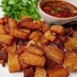หมูทอด สามชั้นทอด น้ำจิ้มแจ่ว   " เดอะ เบสท์ หมูทอด " สาขา1