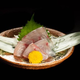 ปลากะพงซาชิมิ