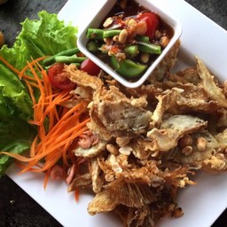 ส้มตำเห็ดทอด