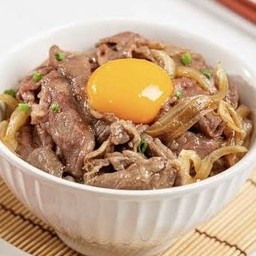 B05 Yakinikudon ข้าวหน้าเนื้อย่าง