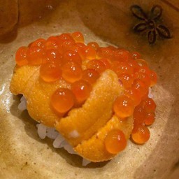 A38-ซูชิไข่หอยเม่น+ไข่แซลมอน