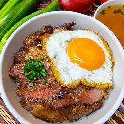 ข้าวหมูย่างทาเระ