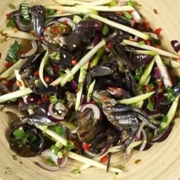 ยำมะม่วงปูดอง