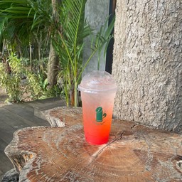 สตอเบอรี่โซดา