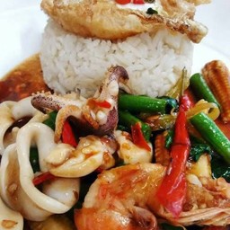 ข้าวกระเพราทะเล
