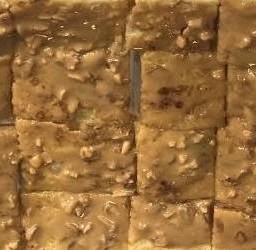 โรตีใส่ไข่เนยถั่ว (ราดนมครับ)