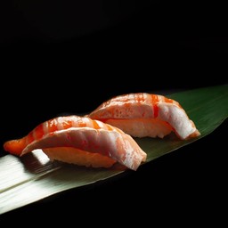 ซูชิหน้าท้องปลาปลาแซลมอน