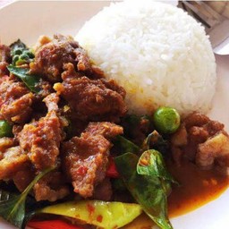 พริกแกงเนื้อราดข้าว