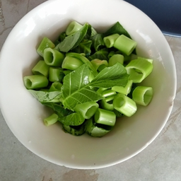 ผักบุ้งลวก