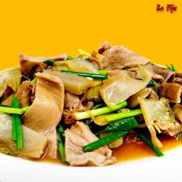 กระเพาะหมูผัดเกี๊ยมฉ่าย