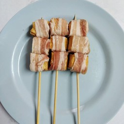 เต้าหูปลาพันเบค่อน