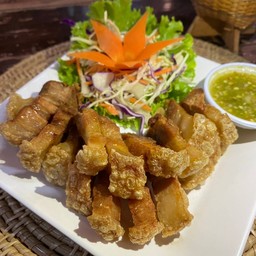 หมูกรอบสามรส