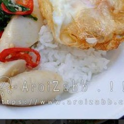 ข้าว-กระเพราลูกชิ้นปลา +ไข่ดาว