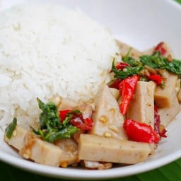 ข้าวกะเพราหมูยอ