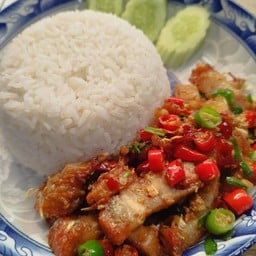 หมูกรอบคั่วพริกเกลือ