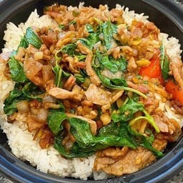 ข้าวกะเพราเนื้อ