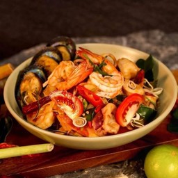 ผัดต้มยำทะเลแห้ง Tomyam Sea Foo Dry