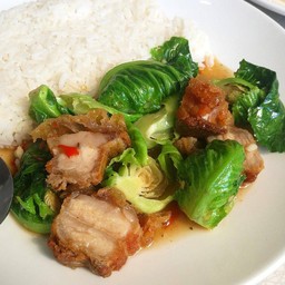 ข้าวราดผักแขนง