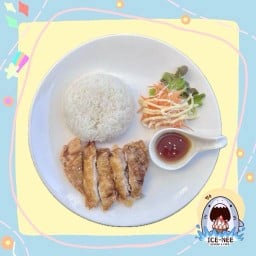 ข้าวไก่ทอดซอสน้ำปลา