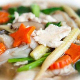 ราดหน้าไก่