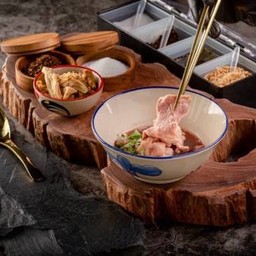 14.หมูสดลวก