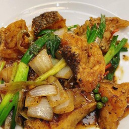 ข้าวราดผัดพริกไทยดำ