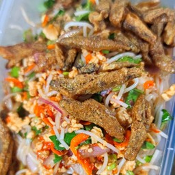 ยำขนมจีนไก่สับ , ไก่ชิ้น