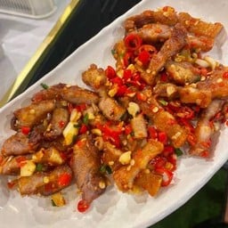 สามชั้นทอดน้ำปลาคั่วพริกเกลือ (เป็นกับข้าว)