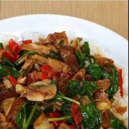 ข้าวกระเพราขาหมู